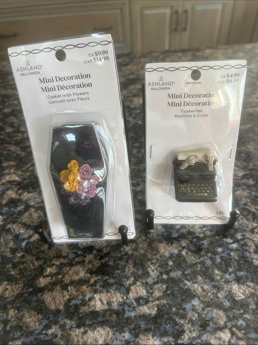 ASHLAND HALLOWEEN ASSORTED MINI DECORATION LOT OF 2 NWT